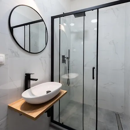 Spacious Luxury Old Town 2br Retreat Lejlighed