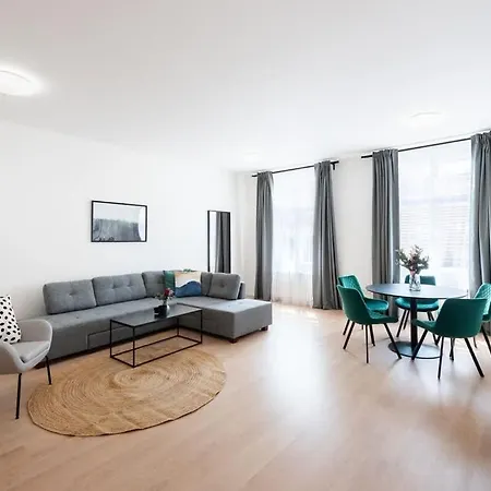 شقة Well-located Luxury 3br Oasis In براغ