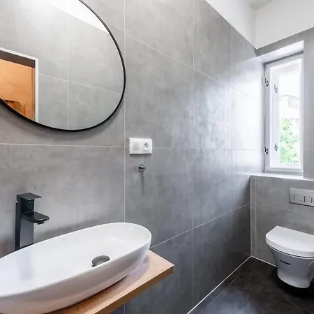 شقة Spacious Luxury Old Town 2br Retreat *