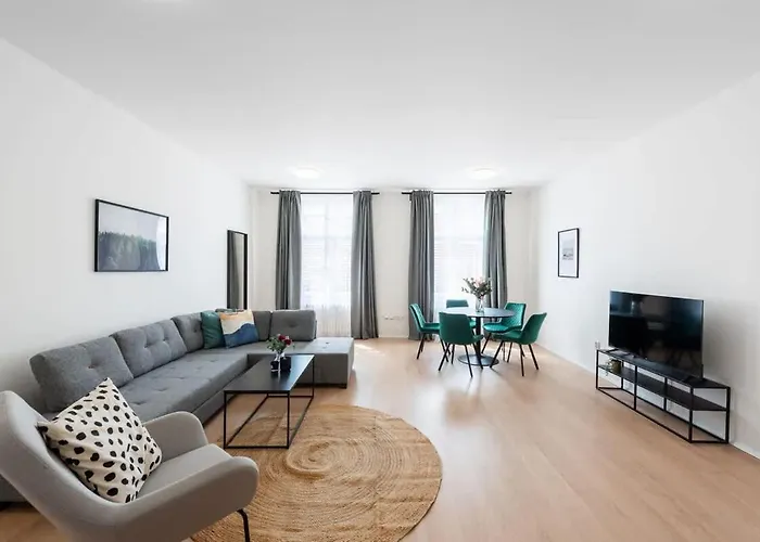 Spacious Luxury Old Town 2br Retreat Appartamento Praga