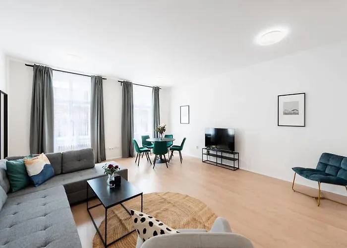 Spacious Luxury Old Town 2br Retreat شقة *