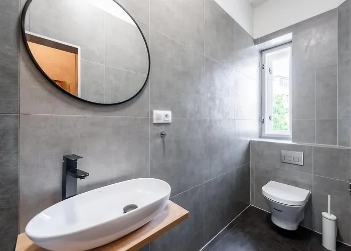 Appartamento Spacious Luxury Old Town 2br Retreat *