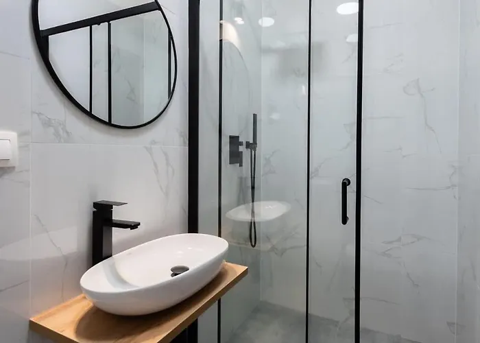 Spacious Luxury Old Town 2br Retreat شقة