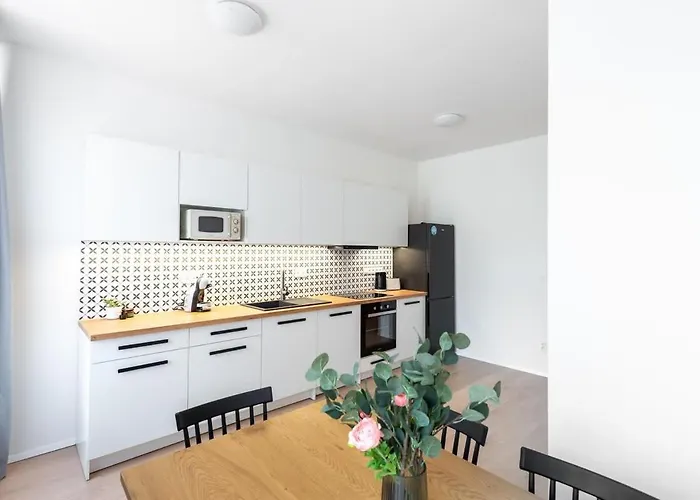 Spacious Luxury Old Town 2br Retreat *
