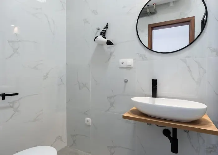 Spacious Luxury Old Town 2br Retreat براغ
