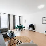 Spacious Luxury Old Town 2br Retreat Apartamento *