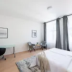 Apartamento Spacious Luxury Old Town 2br Retreat Praga