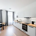 Apartamento Spacious Luxury Old Town 2br Retreat *