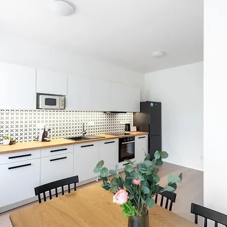 Spacious Luxury Old Town 2br Retreat *